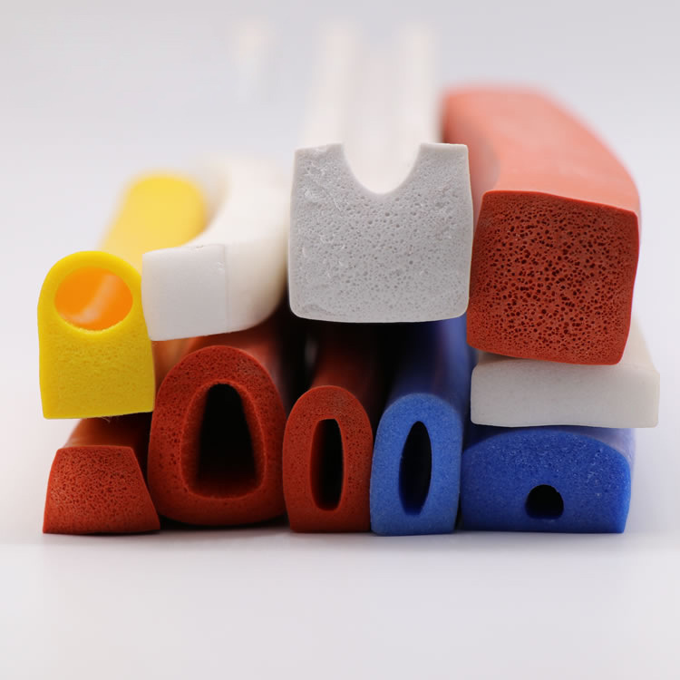 設備密封條有異（yì）味、不耐高溫（wēn）消（xiāo）毒？嶸牌食品級/醫療級矽膠發泡（pào）條，無毒（dú）無味，耐高溫滅菌