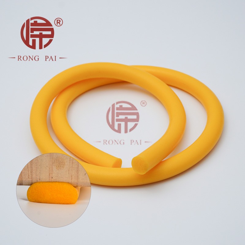 矽膠（jiāo）發泡條的特性有哪些呢?-常州嶸牌橡塑製品有限公司